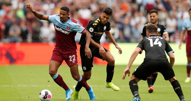 篮网半场获得20次罚球，托马斯轰19分紧咬比分（篮网半场获20次罚球，托马斯砍下19分紧追不舍）