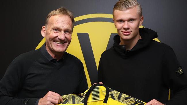 英超：曼城主场3-1击败布莱顿（英超：曼城坐镇主场3-1力克布莱顿）