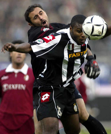 阿尔巴尼亚中场：比赛70分钟内，我们与英格兰的水平不相上下（阿尔巴尼亚中场：前70分钟我们与英格兰旗鼓相当）