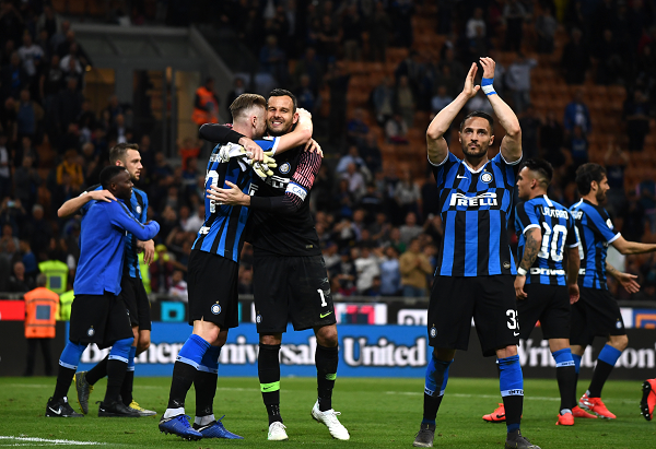 托恩：卡尔的比赛风格与梅西类似，他有望入选德国世界杯阵容（托恩称卡尔踢法神似梅西，有望跻身德国队世界杯名单）