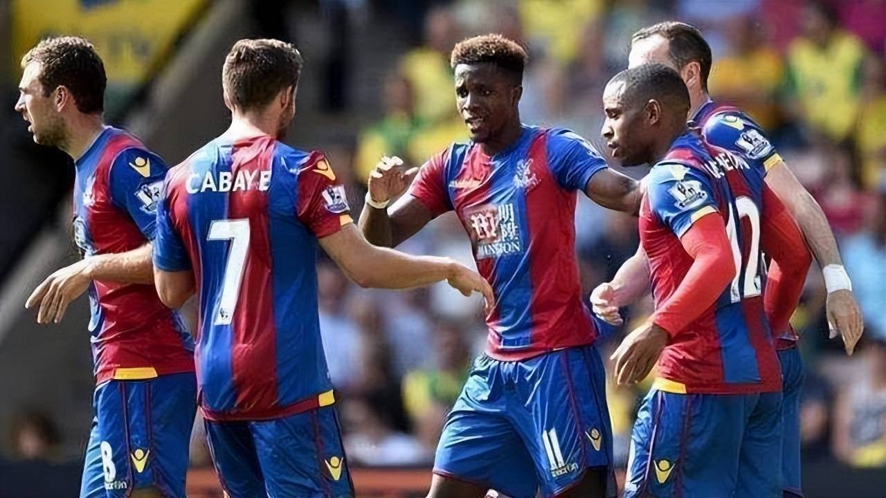 詹姆斯背后传球制造得分机会（詹姆斯背后妙传创造得分良机）