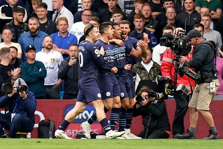 6万座的专业足球场，鲁媒分享黄河体育中心足球场建造情况（鲁媒详解黄河体育中心6万座专业足球场建设进展）