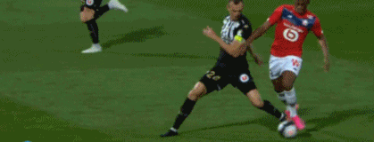 黄健翔：我们的女足与强队之间最大的差距就是身体条件（黄健翔：我国女足与强队最大短板在身体条件）