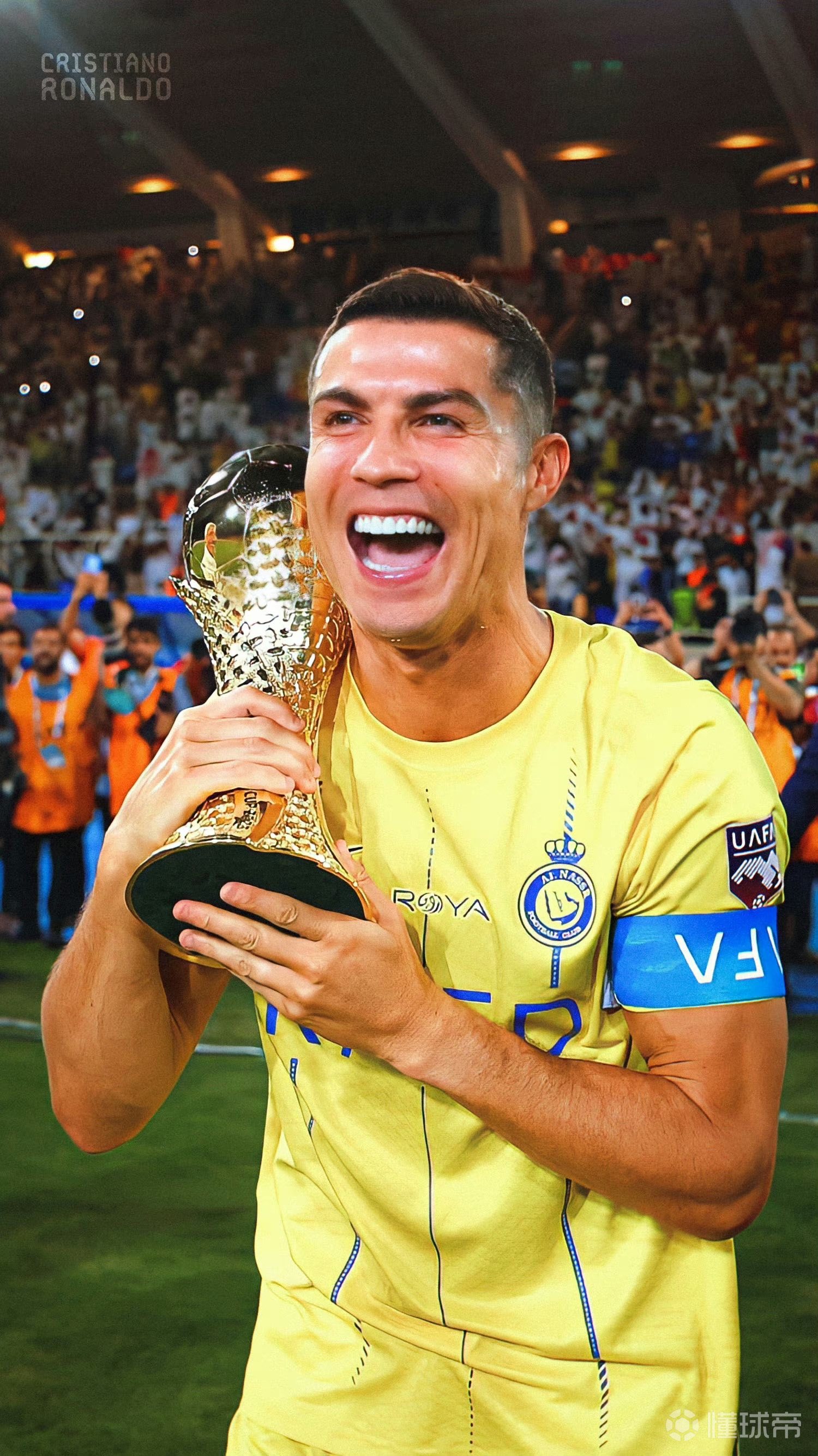 换上儿子！范佩西之子19岁沙奎尔欧联替补登场，迎职业生涯首秀（范佩西19岁儿子沙奎尔欧联替补亮相，完成职业首秀）