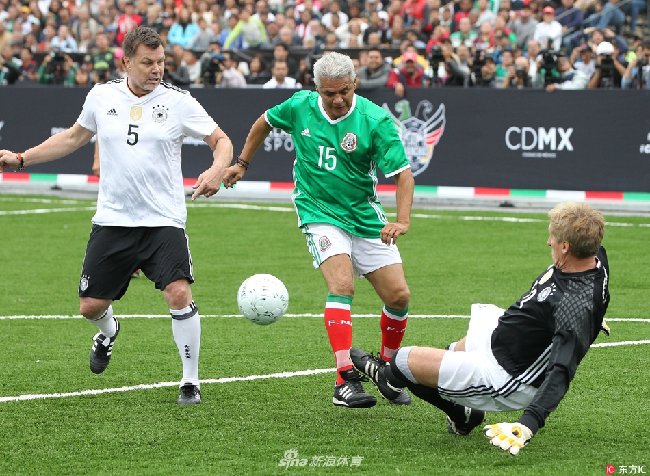 路易斯·恩里克：从第二名到动力源，巴黎圣日耳曼的逆境新篇章（路易斯·恩里克：将第二名化作驱动力，开启巴黎圣日耳曼逆袭新章）